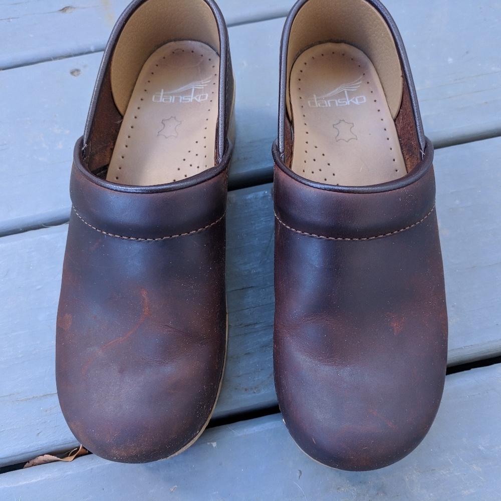 Dansko Women's Professional Antique Brown Oil Mule